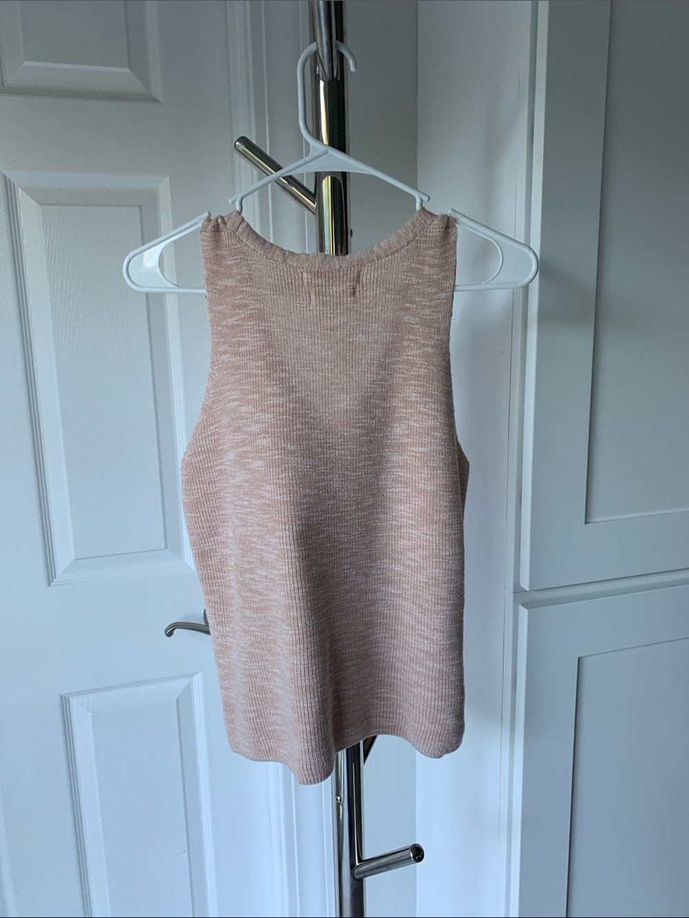 Mango Heathered Blush V-Neck Knit Tank, Size XS. - Picture 4 of 12